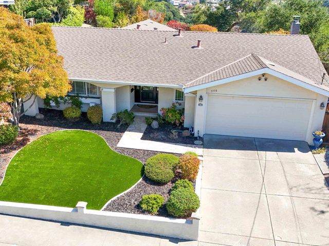 5773 Shadow Ridge Dr, Castro Valley, CA 94552