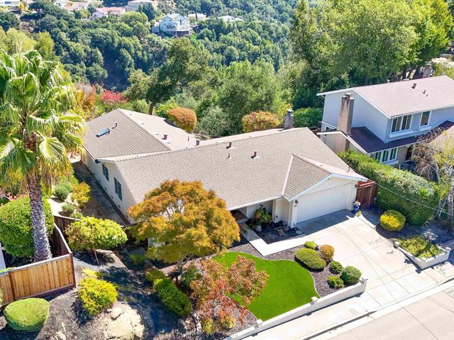 5773 Shadow Ridge Dr, Castro Valley, CA 94552