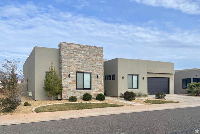 5002 W 3175 S, Hurricane, UT 84737