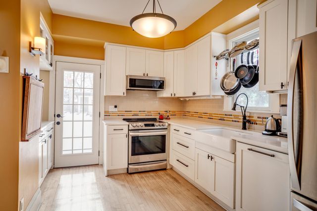 156 Arthur Avenue SE, Minneapolis, MN 55414