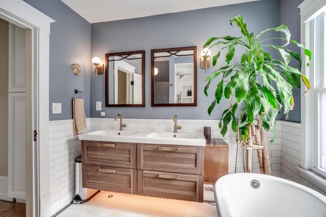 156 Arthur Avenue SE, Minneapolis, MN 55414