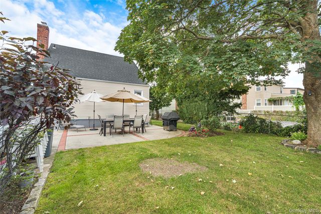 159 Raff Avenue, Mineola, NY 11501