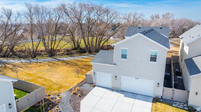 1048 S OLD TOWNE RD, Layton, UT 84041