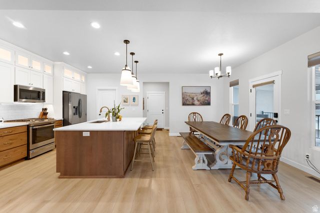 1048 S OLD TOWNE RD, Layton, UT 84041