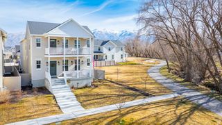 1048 S OLD TOWNE RD, Layton, UT 84041