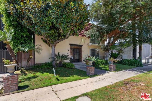 1811 Parnell Avenue, Los Angeles, CA 90025