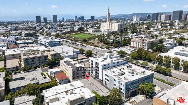 1811 Parnell Avenue, Los Angeles, CA 90025