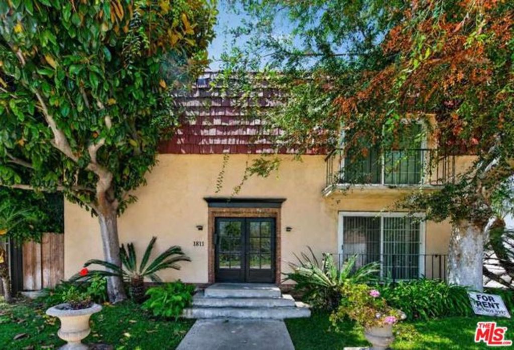 1811 Parnell Avenue, Los Angeles, CA 90025