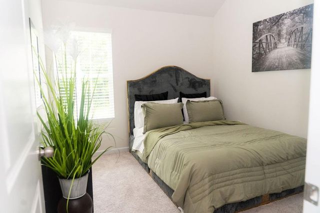 585 River Gardens Drive, Atlanta, GA 30354