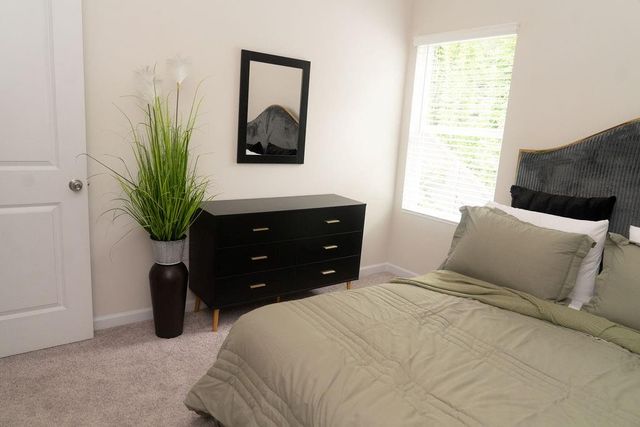 585 River Gardens Drive, Atlanta, GA 30354