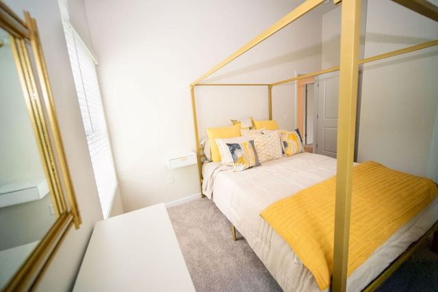 585 River Gardens Drive, Atlanta, GA 30354