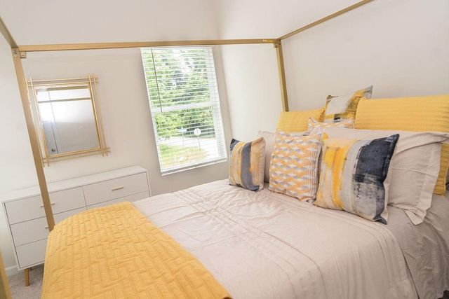 585 River Gardens Drive, Atlanta, GA 30354