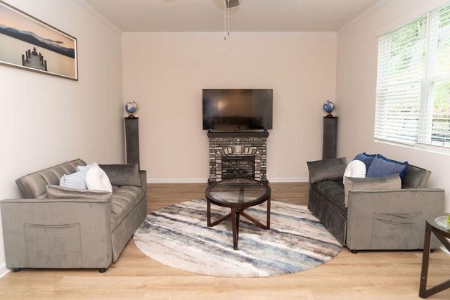 585 River Gardens Drive, Atlanta, GA 30354