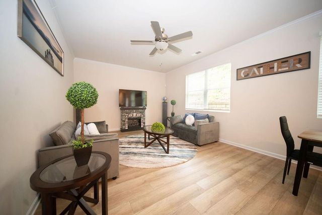 585 River Gardens Drive, Atlanta, GA 30354