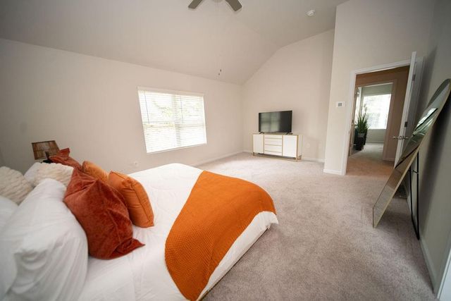 585 River Gardens Drive, Atlanta, GA 30354