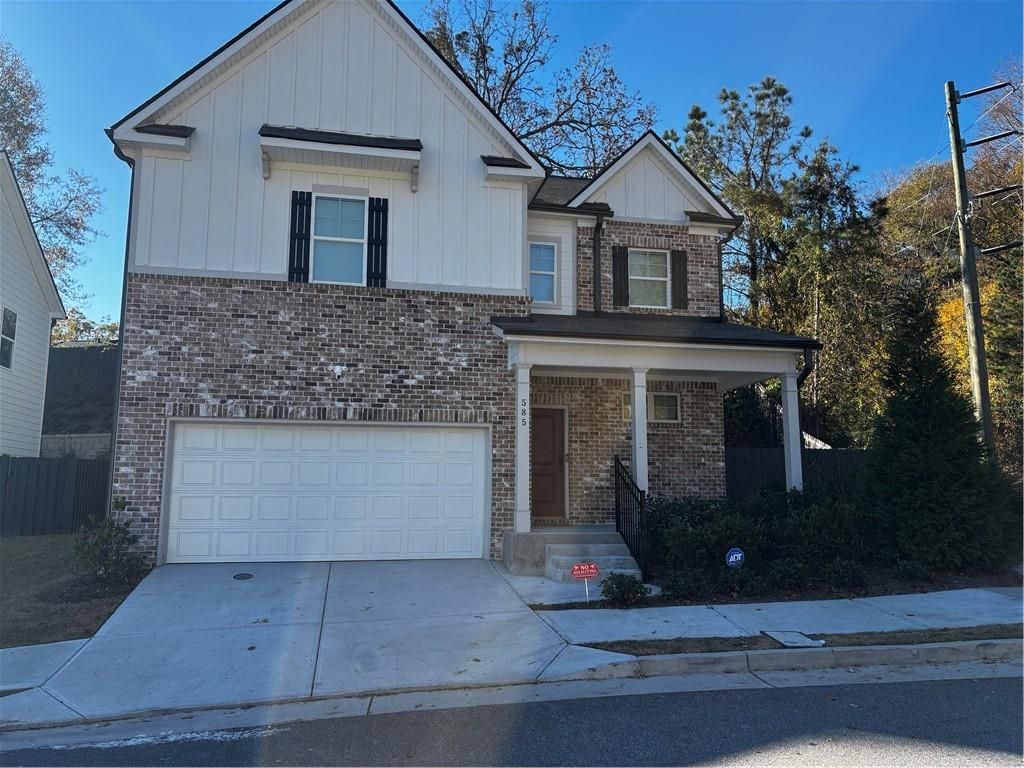 585 River Gardens Drive, Atlanta, GA 30354