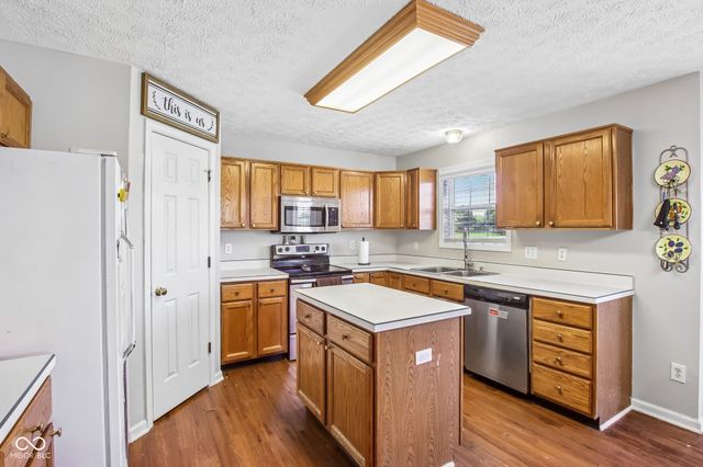 565 Yorktown Lane, Avon, IN 46123