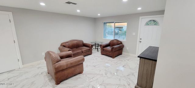 1826 N 73RD Avenue, Phoenix, AZ 85035