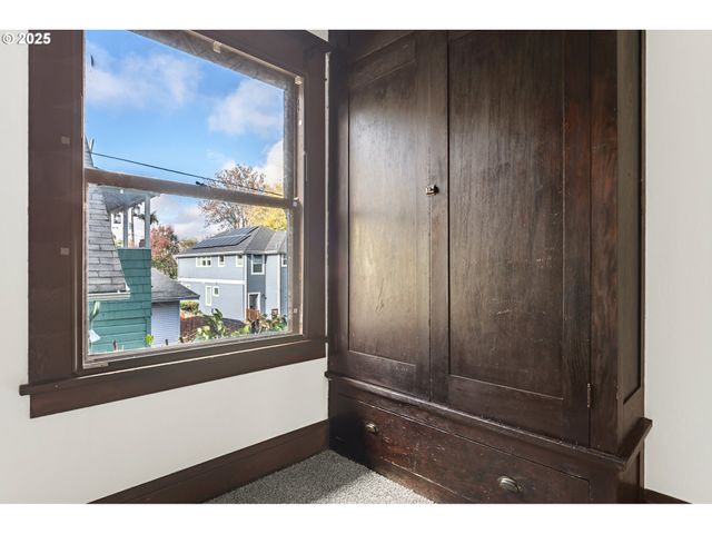 423 Se 28TH Ave, Portland, OR 97214