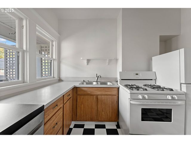 423 Se 28TH Ave, Portland, OR 97214