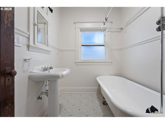 423 Se 28TH Ave, Portland, OR 97214