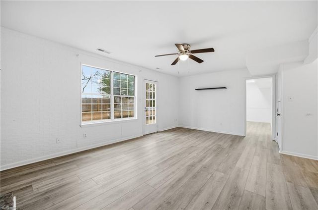 3820 Hearthside LN, Virginia Beach, VA 23453