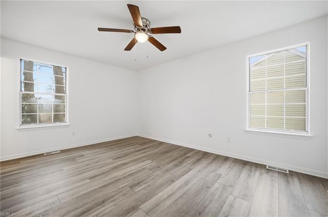 3820 Hearthside LN, Virginia Beach, VA 23453