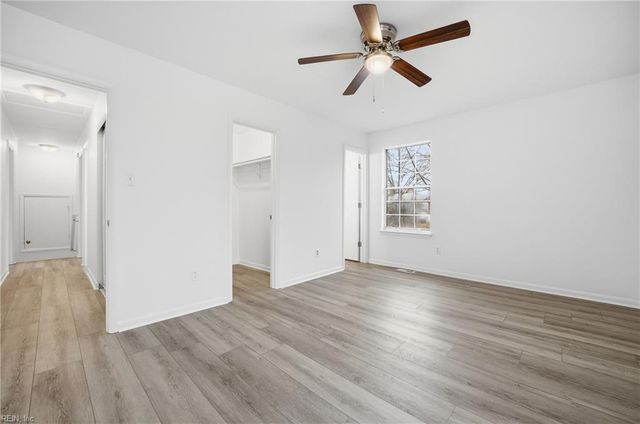 3820 Hearthside LN, Virginia Beach, VA 23453