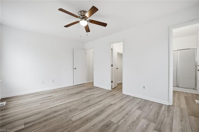 3820 Hearthside LN, Virginia Beach, VA 23453