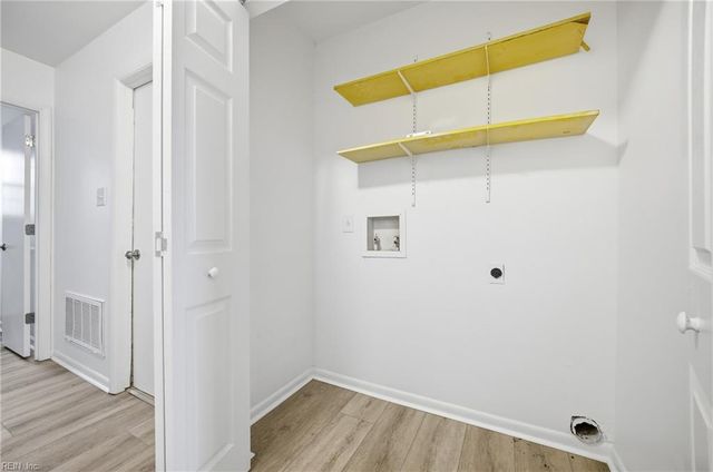 3820 Hearthside LN, Virginia Beach, VA 23453