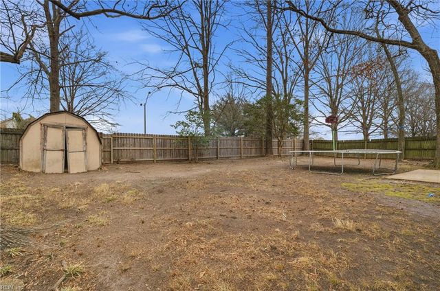 3820 Hearthside LN, Virginia Beach, VA 23453