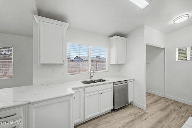 8709 W VERNON Avenue, Phoenix, AZ 85037