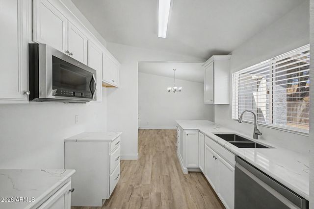 8709 W VERNON Avenue, Phoenix, AZ 85037