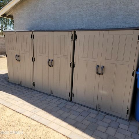 8709 W VERNON Avenue, Phoenix, AZ 85037