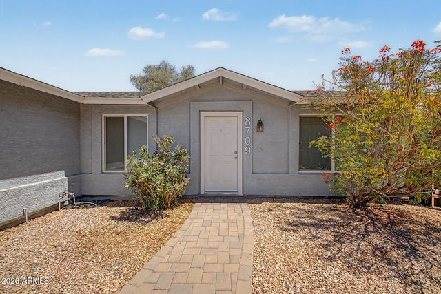 8709 W VERNON Avenue, Phoenix, AZ 85037