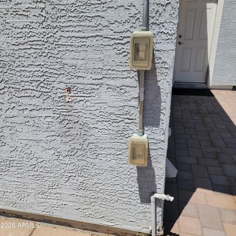 8709 W VERNON Avenue, Phoenix, AZ 85037