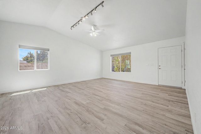 8709 W VERNON Avenue, Phoenix, AZ 85037