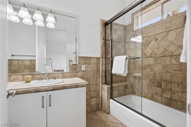 8632 Canyon View Drive, Las Vegas, NV 89117