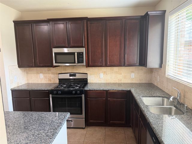 1512 Cockatiel Drive, Little Elm, TX 75068