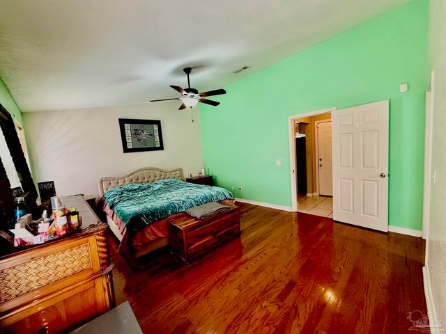 521 Sandy Oak Dr, Pensacola, FL 32506