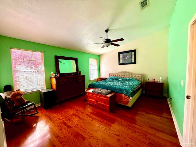 521 Sandy Oak Dr, Pensacola, FL 32506