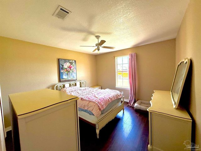 521 Sandy Oak Dr, Pensacola, FL 32506