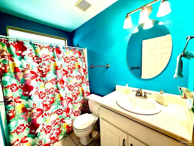 521 Sandy Oak Dr, Pensacola, FL 32506