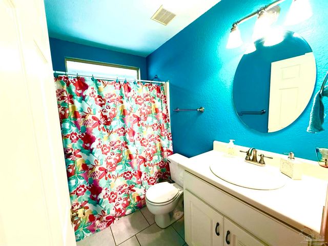 521 Sandy Oak Dr, Pensacola, FL 32506