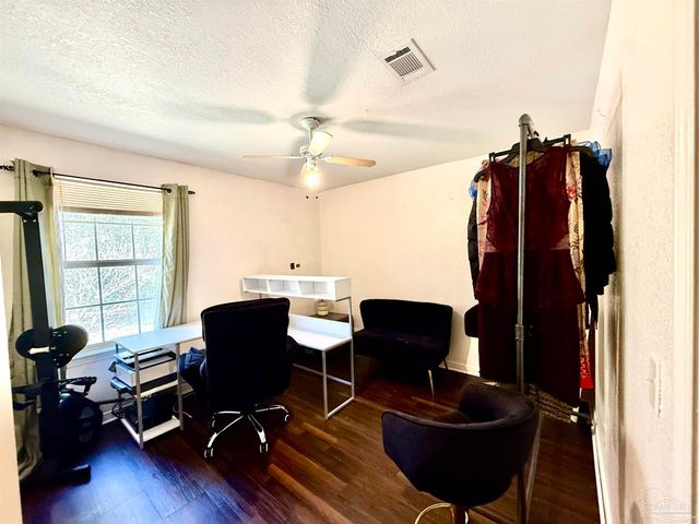 521 Sandy Oak Dr, Pensacola, FL 32506