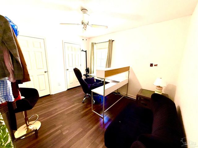 521 Sandy Oak Dr, Pensacola, FL 32506