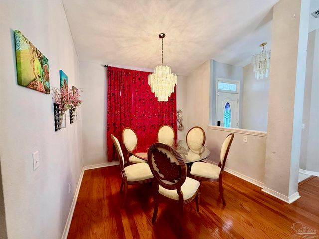 521 Sandy Oak Dr, Pensacola, FL 32506