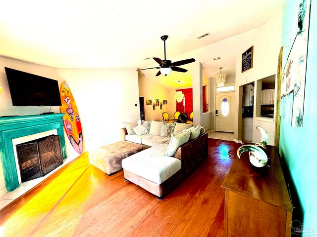 521 Sandy Oak Dr, Pensacola, FL 32506