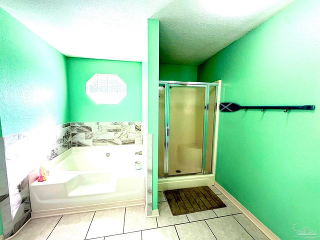 521 Sandy Oak Dr, Pensacola, FL 32506