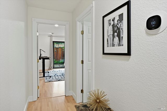 29 Vanessa Ct W, Napa, CA 94558